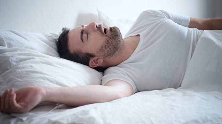 الشخير أثناء النوم يؤثر على التنفس