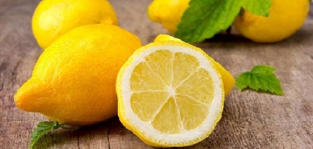 من اهم فوائد الليمون التخلص من دوالي الساقين