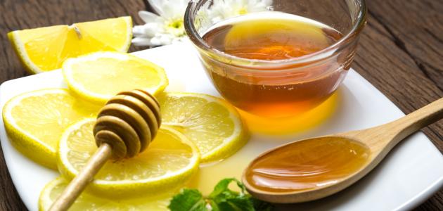 وصفة العسل والليمون لعلاج الكحة 