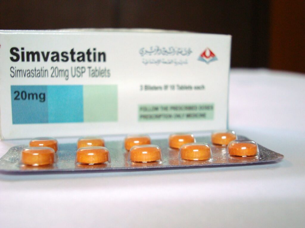 دواعي تناول دواء simvastatin