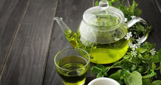 فوائد وأضرار الشاي الأخضر