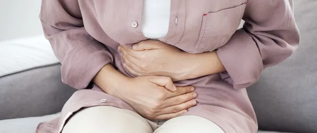 امرأة تتألم