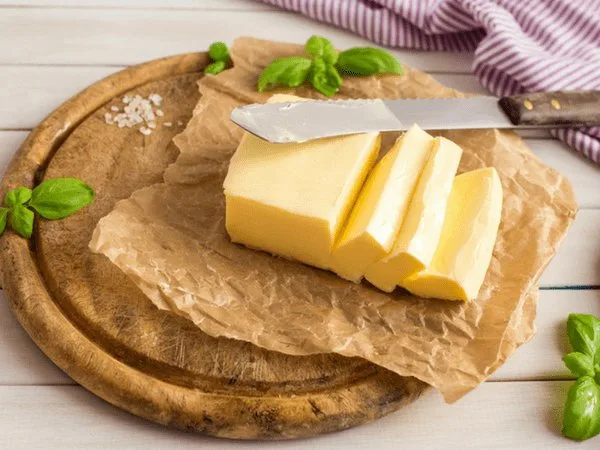 فوائد وأضرار الزبدة الصفراء