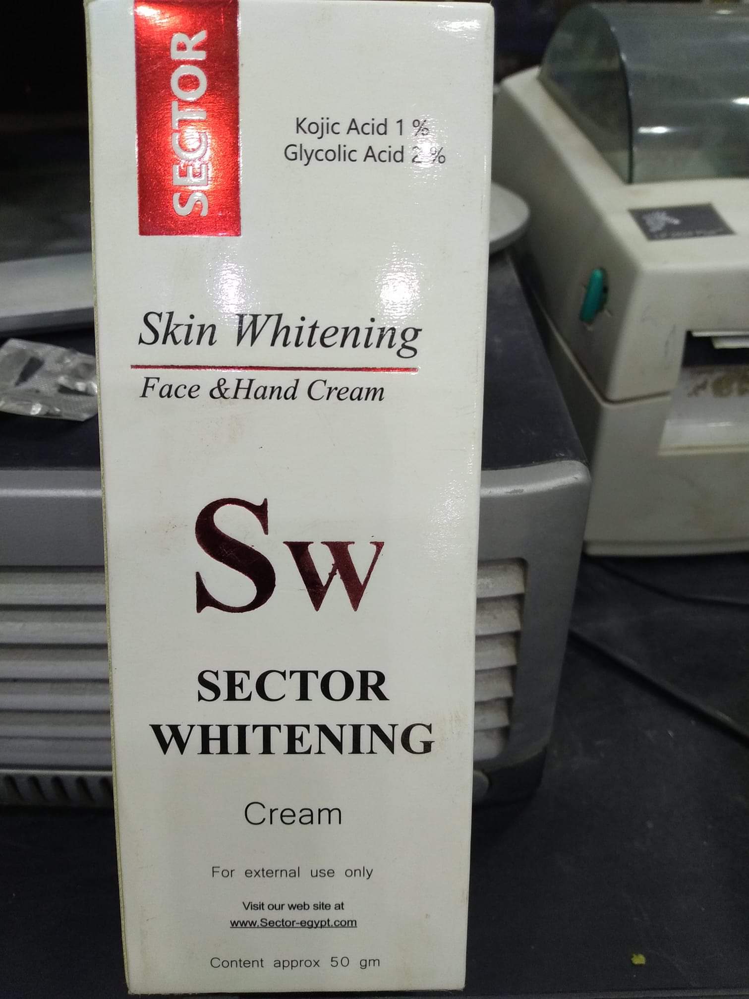 SECTOR WHITENING 50 GM CREAM لـ تفتيح البشرة