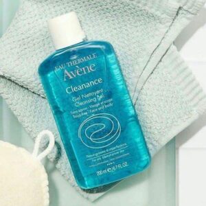 Avene آفين غسول لـ العناية بـ البشرة الدهنية وحمايتها من حب الشباب والبثور والرؤوس السوداء