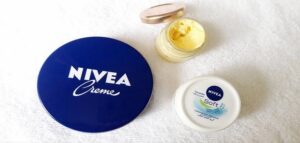 كريم نيفيا Nivea Cream لـ تفتيح وترطيب البشرة