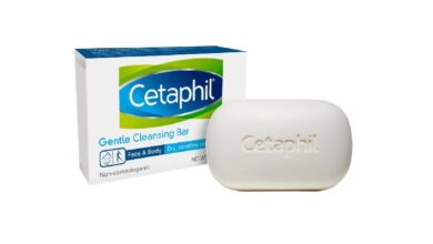 صابون Cetaphil لـ تطهير وترطيب بشرة الوجه والجسم بـ الإضافة إلى تنظيف البشرة بـ عمق