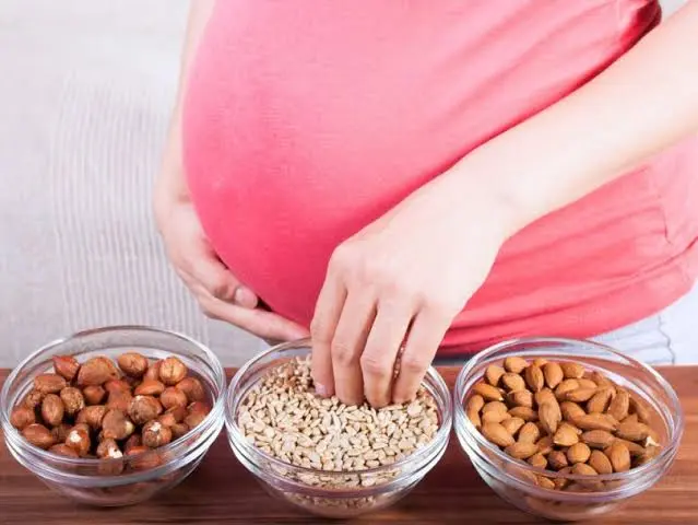 علاج الإمساك للحامل بالغذاء